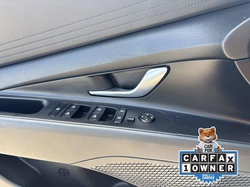 Used 2022 Hyundai Elantra SEL FWD image 22