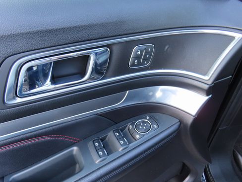 Used 2018 Ford Explorer Sport w/ Equipment Group 401A image 12