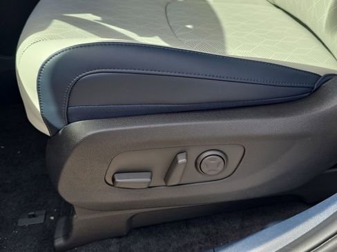 New 2026 Kia Carnival EX FWD image 21