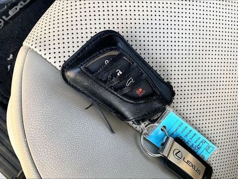 Used 2021 Lexus GX 460 Premium w/ Premium Package image 11