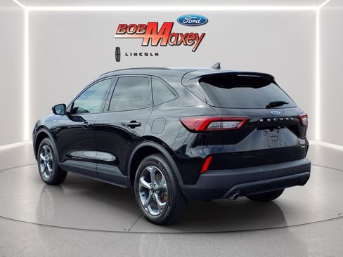 Used 2025 Ford Escape ST-Line w/ Cold Weather Package image 7