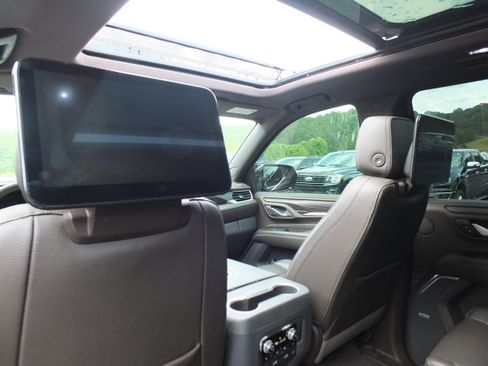 Used 2022 GMC Yukon XL Denali w/ Denali Ultimate Package RWD image 23