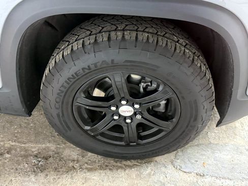 Used 2023 GMC Acadia AT4 w/ Technology Package AWD/4WD image 8