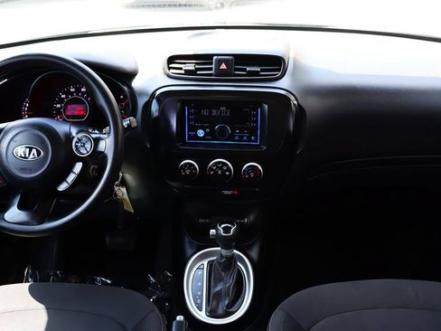 Used 2017 Kia Soul FWD image 35