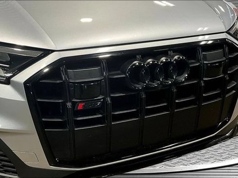 Used 2021 Audi SQ7 Premium Plus w/ Executive Package AWD/4WD image 32