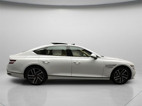 Certified 2025 Genesis G80 2.5T Advanced image 8