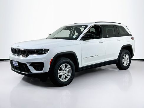 Used 2023 Jeep Grand Cherokee Laredo w/ Luxury Tech Group I image 1