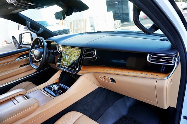 Used 2022 Jeep Grand Wagoneer Series III AWD/4WD image 17