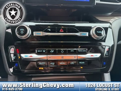 Used 2023 Ford Explorer Limited image 18