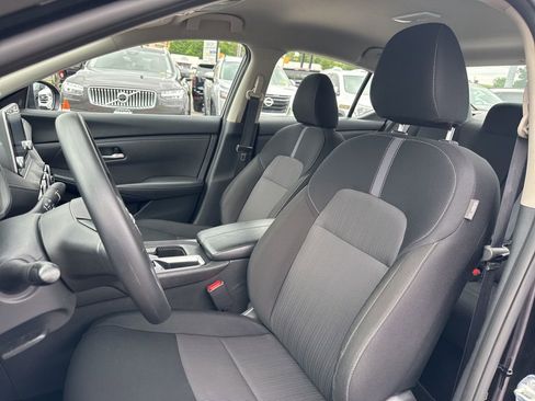Used 2025 Nissan Sentra SV FWD image 14