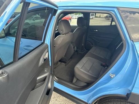 Used 2024 Chevrolet Trax RS FWD image 15