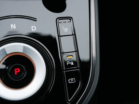 Certified 2023 Kia Niro EX w/ EX Cold Weather Package image 32