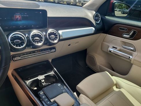 Used 2021 Mercedes-Benz GLB 250 image 18
