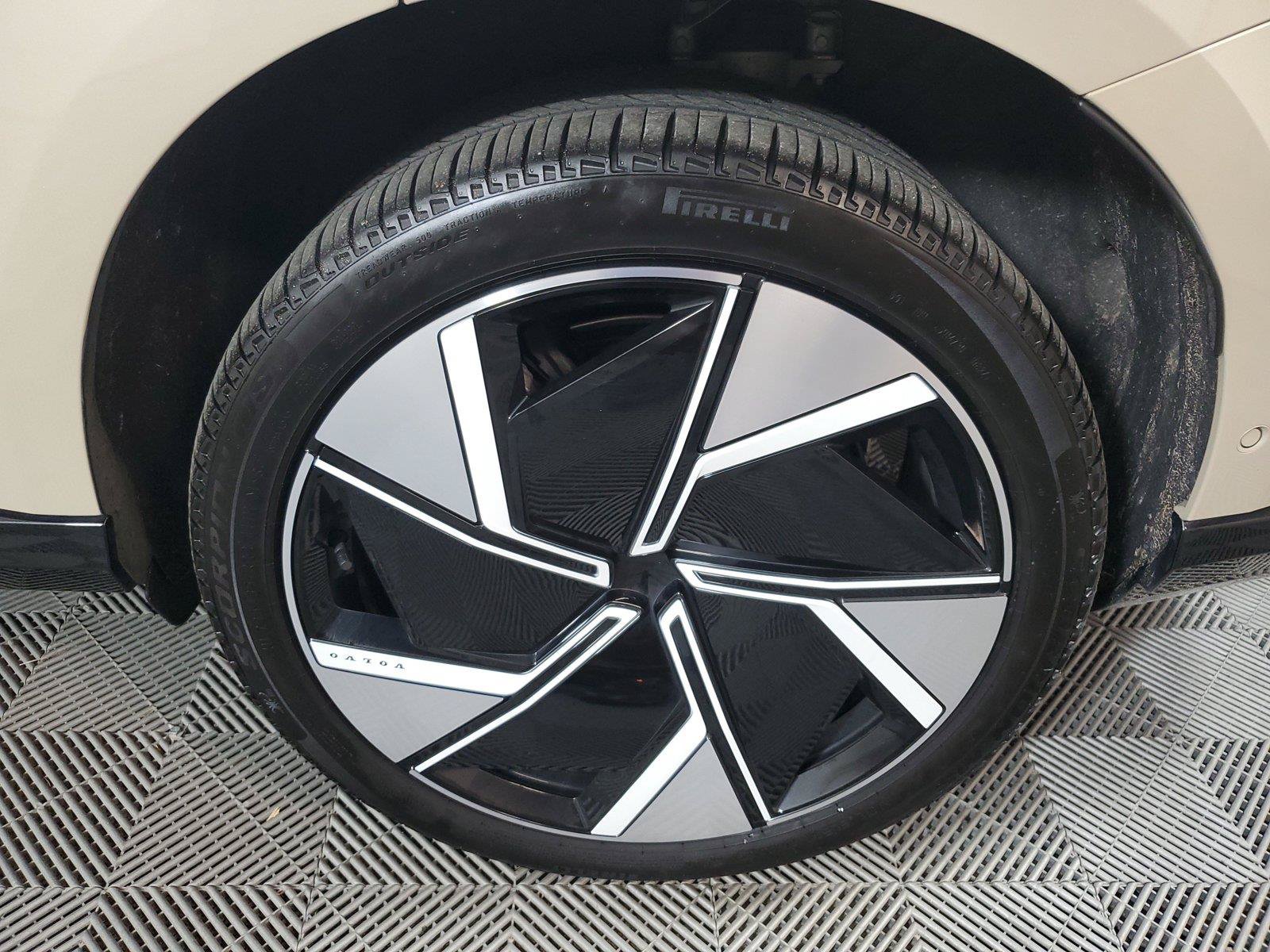 Certified 2025 Volvo EX90 Ultra AWD/4WD image 11