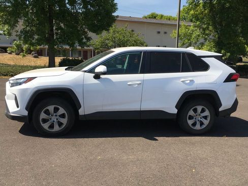 Used 2024 Toyota RAV4 LE AWD/4WD image 3