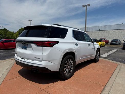 Used 2023 Chevrolet Traverse Premier AWD/4WD image 6