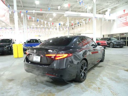 Used 2019 Alfa Romeo Giulia w/ Nero Edizione image 11