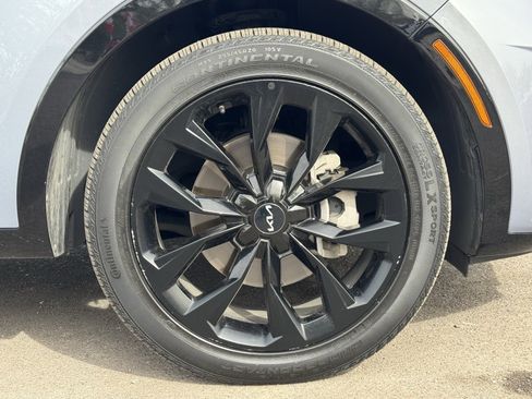 Certified 2023 Kia Sorento SX image 9