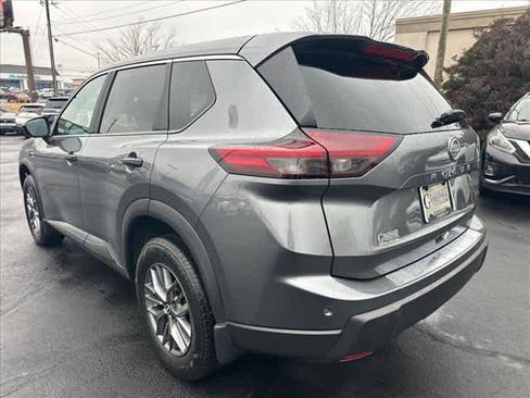 Used 2024 Nissan Rogue S image 5