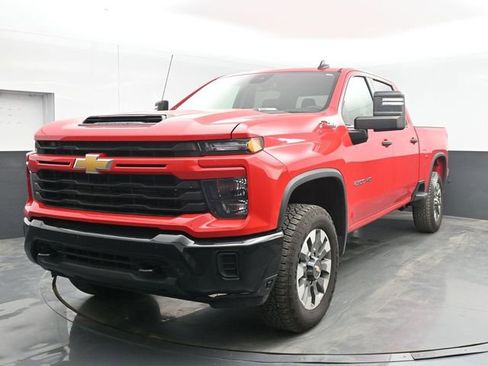 Used 2024 Chevrolet Silverado 2500 Custom w/ Custom Value Package AWD/4WD image 10