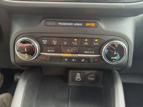 Used 2025 Ford Escape ST-Line Select AWD/4WD image 30