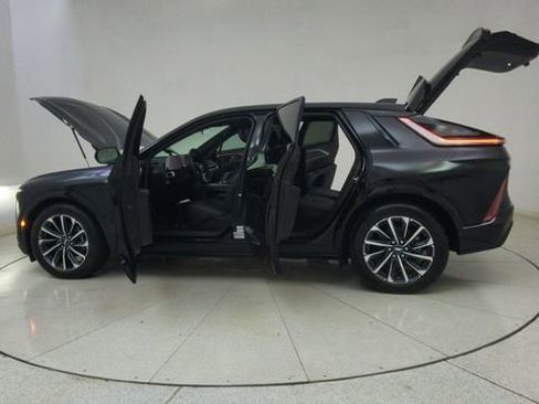 Used 2025 Cadillac Lyriq Sport AWD/4WD image 75