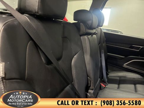 Used 2023 Kia Telluride EX image 19