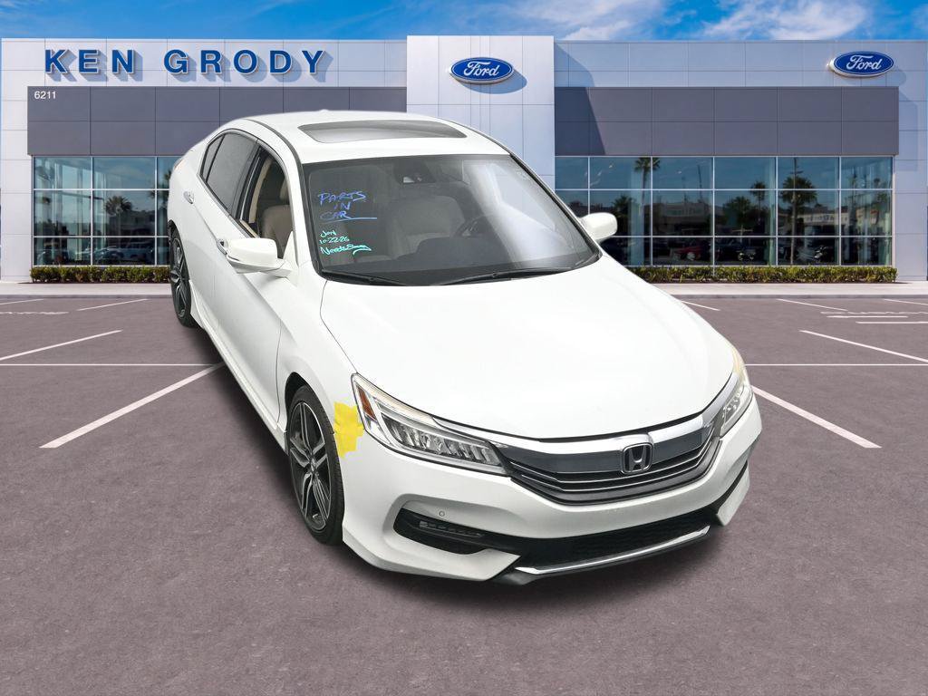 Used 2016 Honda Accord Touring image 10