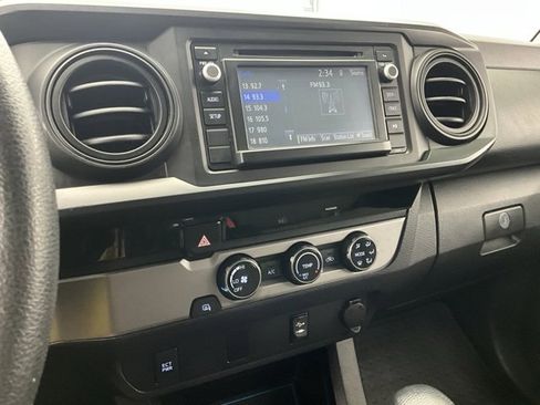 Used 2016 Toyota Tacoma SR5 image 9