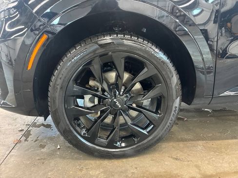 Certified 2023 Kia Sorento SX AWD/4WD image 29