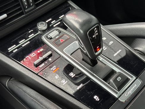 Used 2021 Porsche Cayenne image 20