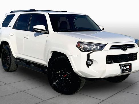 Used 2023 Toyota 4Runner SR5 Premium w/ Moonroof Package RWD image 3