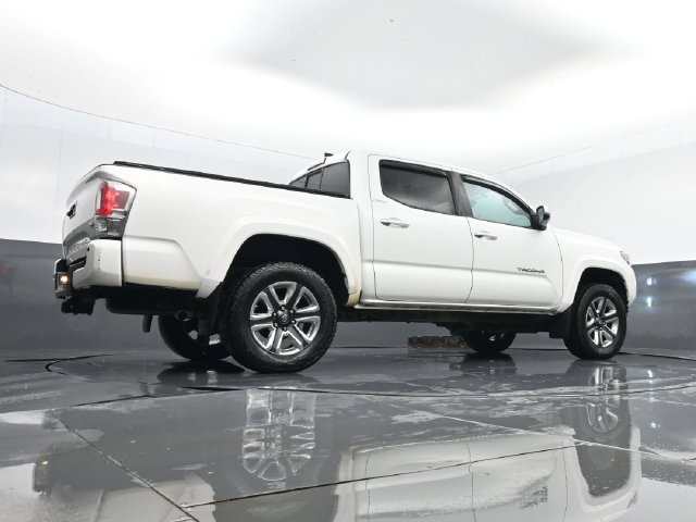 Used 2016 Toyota Tacoma Limited w/ Towing Package AWD/4WD image 24