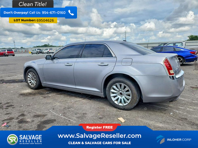 Used 2014 Chrysler 300 w/ Driver Convenience Group RWD image 3