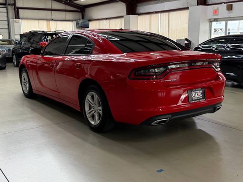 Used 2022 Dodge Charger SXT RWD image 4