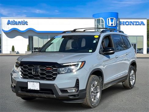 Certified 2023 Honda Passport TrailSport image 2