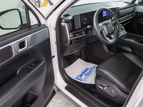 Used 2024 Hyundai Santa Fe SEL image 3