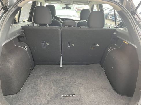 Used 2024 Nissan Kicks SV image 30