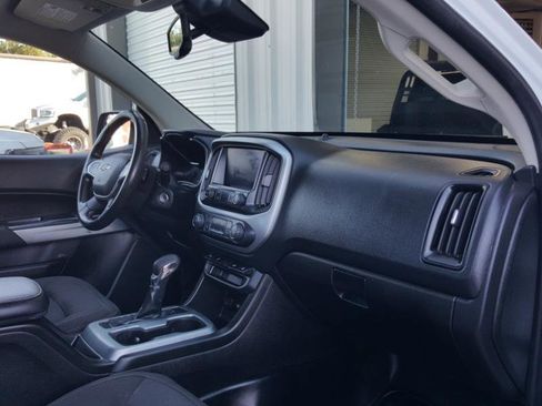 Used 2022 Chevrolet Colorado LT w/ Fleet Safety Package image 11