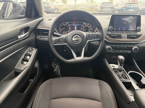 Used 2024 Nissan Altima 2.5 SV image 13