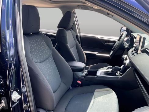Used 2025 Toyota RAV4 XLE w/ Convenience Package FWD image 9