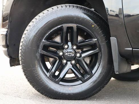 Used 2019 Chevrolet Silverado 1500 RST w/ All-Star Edition image 2