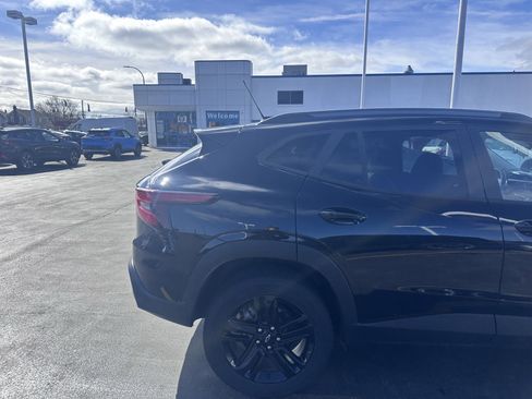 Used 2024 Chevrolet Trax ACTIV w/ Driver Confidence Package image 8