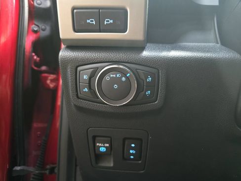 Used 2019 Ford F150 Lariat w/ Equipment Group 502A Luxury AWD/4WD image 26