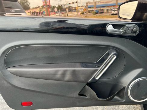 Used 2013 Volkswagen Beetle R-Line image 8