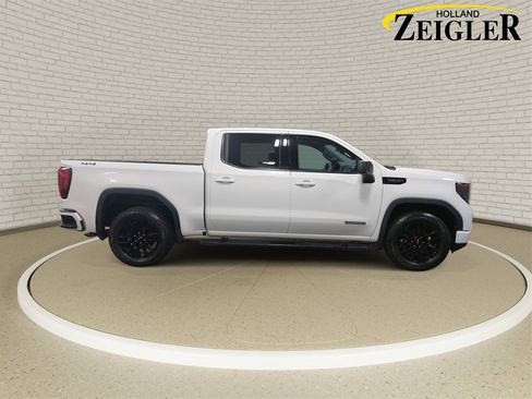 Used 2022 GMC Sierra 1500 Elevation image 4