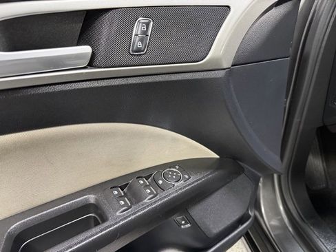 Used 2018 Ford Fusion S image 17