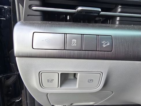 Used 2024 Hyundai Kona Limited image 18