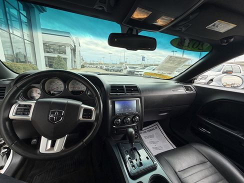 Used 2011 Dodge Challenger image 29
