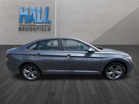 Used 2024 Volkswagen Jetta SE FWD image 6